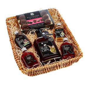 Mini Country Collection Basket - 5cl Damson & Raspberry Gin, Sloe Port and Whisky with 35cl Shoot Shots Sloe Gin and Chocolate Shot Cups 