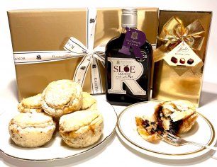 Mince Pie Hamper with 35cl Sloe Port and Belgian Chocolates