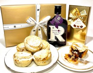 Mince Pie Hamper with 35cl Damson Port and Belgian Chocolates