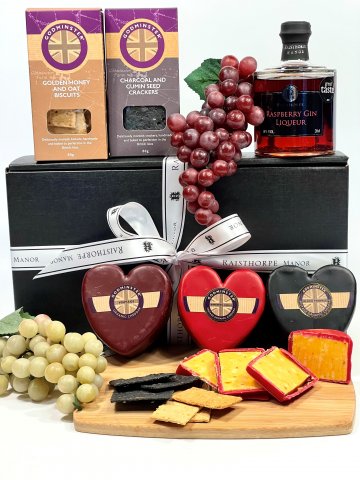 **New** Raspberry Gin with Cheddar, Chilli and Truffle Cheddar Cheeses and Cracker Hamper