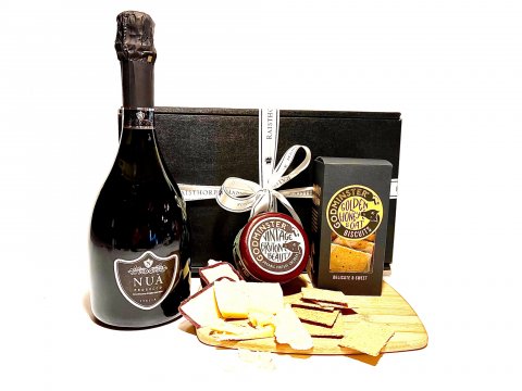 **New** Nua Prosecco with Cheddar Cheese and Cracker Hamper