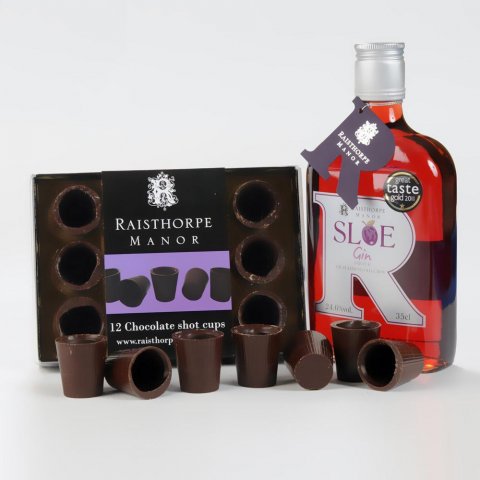 Sloe Gin and Dark Chocolate Shot Cups : 35cl Sloe Gin ,Dark Chocolate Shot cups (12 in a pack )